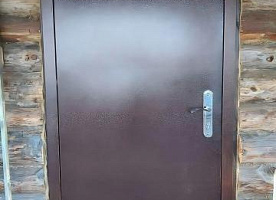 Надежные металлические двери оптом